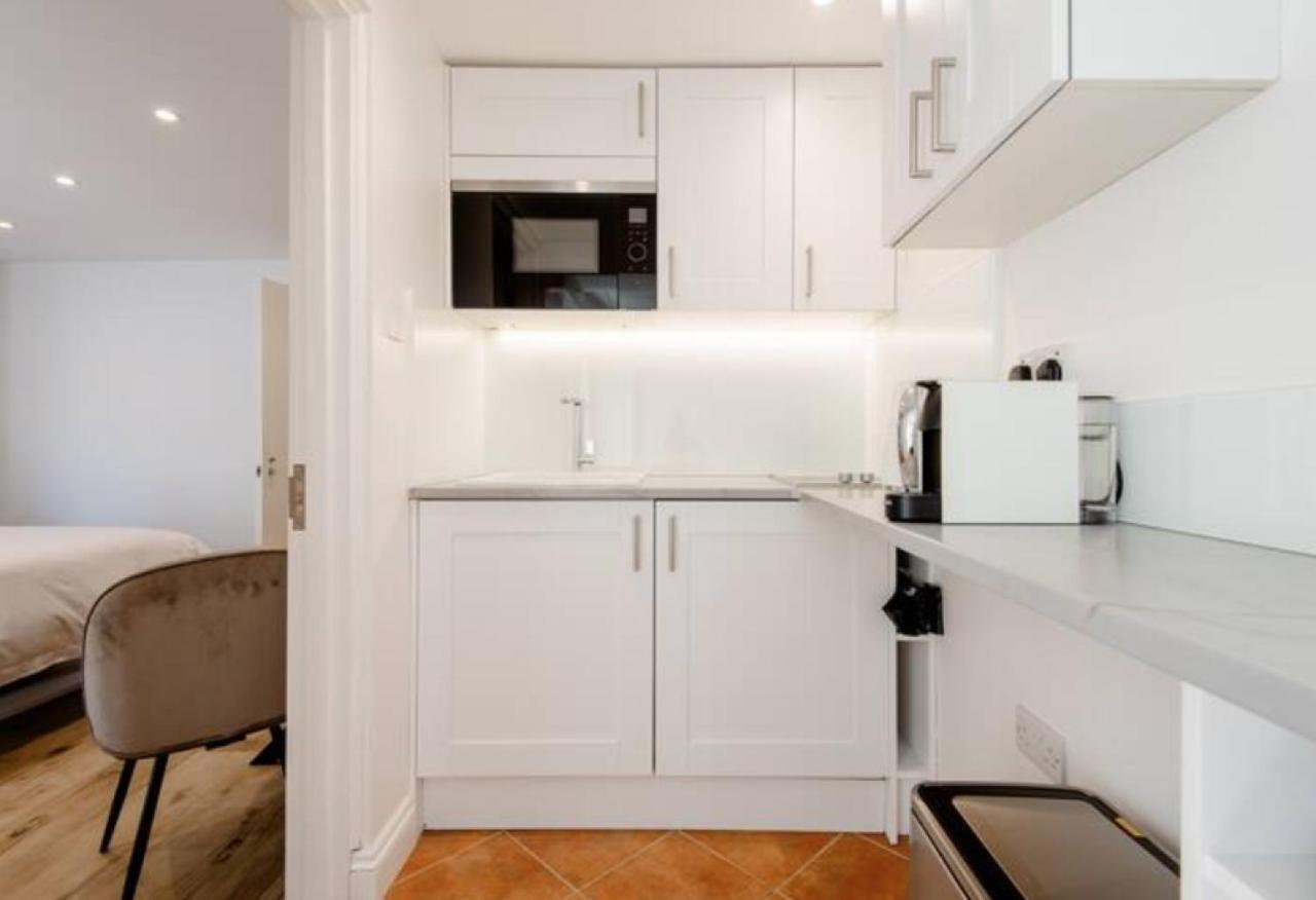 Well-Positioned Studio Flat London Eksteriør billede